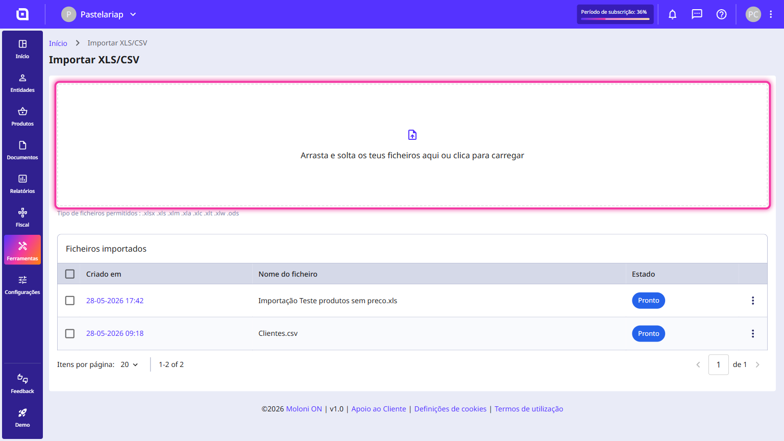 Ecrã Importar XLS/CSV com a área de arrastar e soltar ficheiros destacada.